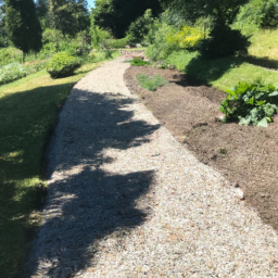 Pose de gravier blanc pour allée-chemin La Trinité